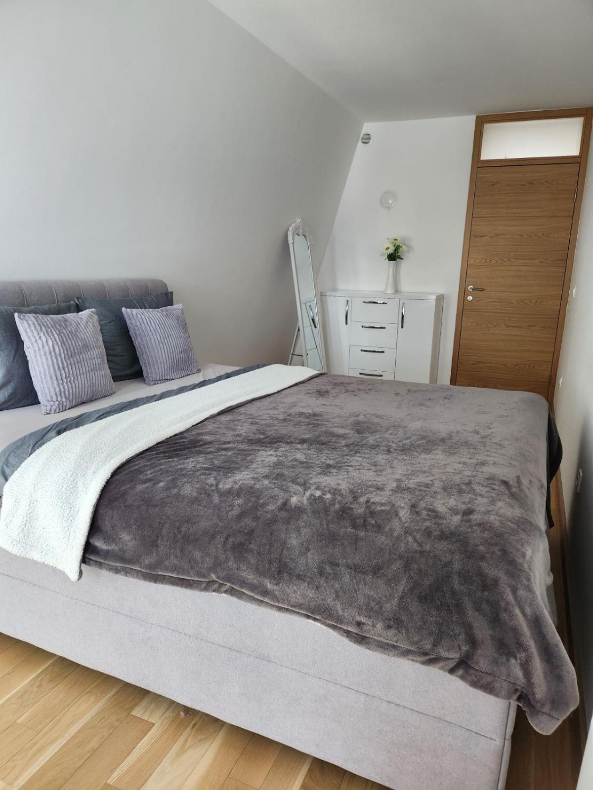 Luxury Aroma Apartment *